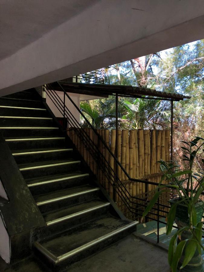 Drop Hostel Kandy Exteriör bild